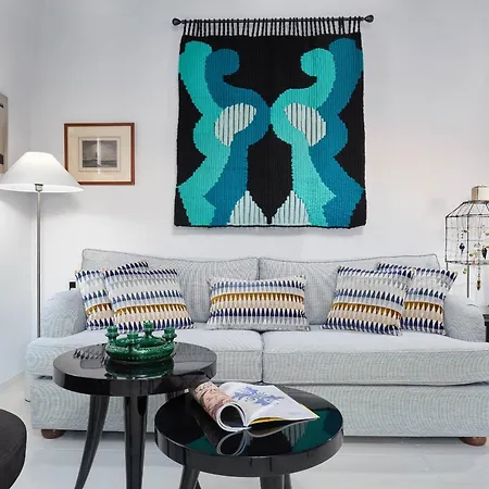 Themonkleros فيلة *